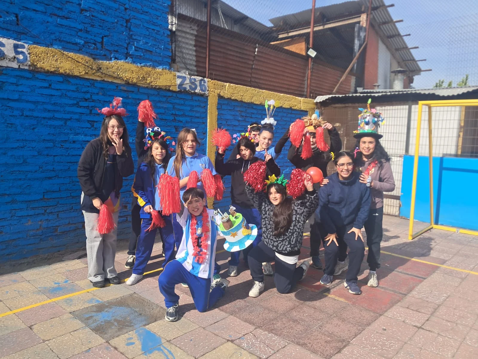 Estudiantes trabajando en una actividad pedagógica del Colegio ARMI